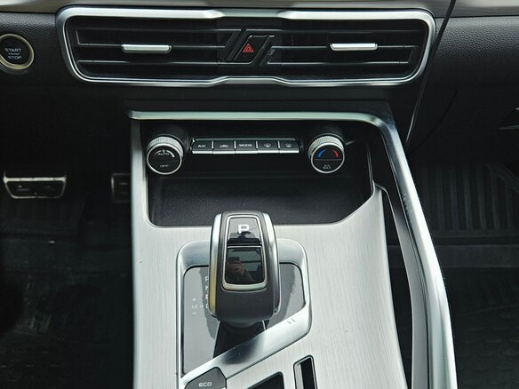 2022 Geely Coolray I, красный, 1850000 рублей - вид 10