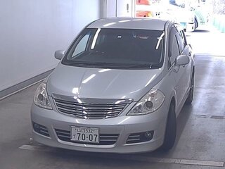 2012 Nissan Tiida I Рестайлинг, серебристый, 970000 рублей, вид 3