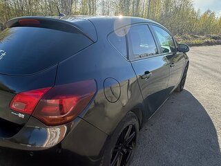 2011 Opel Astra J, чёрный, 599999 рублей, вид 2