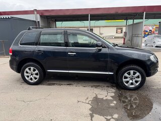 2006 Volkswagen Touareg I, чёрный, 700000 рублей, вид 2
