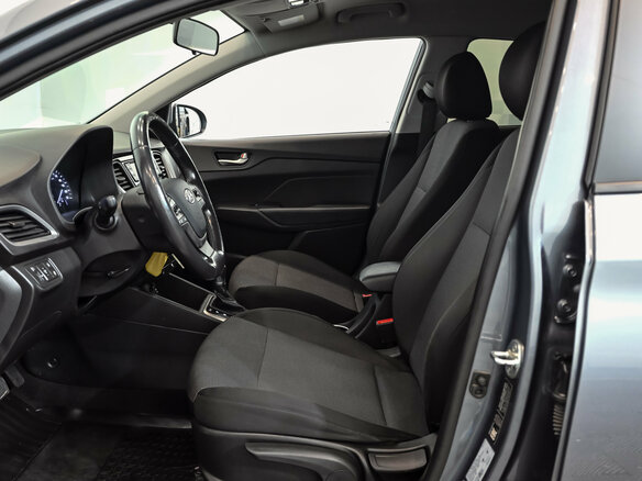 2017 Hyundai Solaris II, серый, 1270000 рублей - вид 10