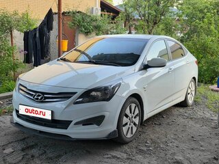 2015 Hyundai Solaris I Рестайлинг, белый, 900000 рублей, вид 2