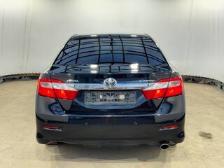 2014 Toyota Camry VII (XV50), чёрный, 1349900 рублей, вид 4