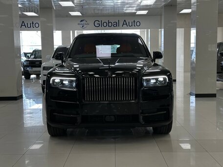 2023 Rolls-Royce Cullinan Black Badge I (Series I), чёрный, 45000000 рублей, вид 1