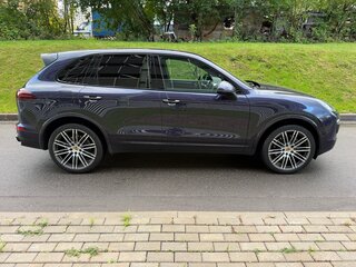 2017 Porsche Cayenne Diesel II Рестайлинг (958), фиолетовый, 4700000 рублей, вид 4