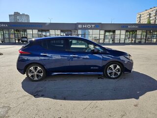 2017 Nissan Leaf II (ZE1), синий, 1790000 рублей, вид 2
