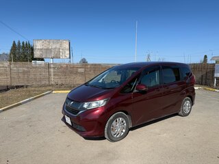2017 Honda Freed+ II, красный, 1380000 рублей, вид 1