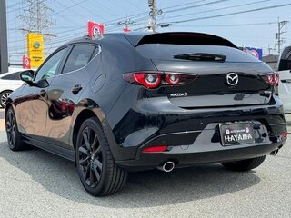 2022 Mazda 3 IV (BP), чёрный, 1400000 рублей, вид 5