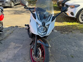 Yamaha XJ6 (FZ6R)