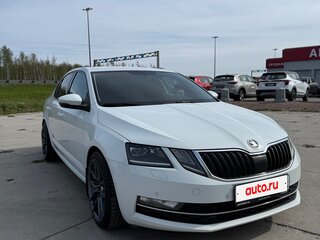 2017 Skoda Octavia III (A7) Рестайлинг, белый, 1630000 рублей, вид 3
