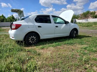 2017 Renault Logan II, белый, 320000 рублей, вид 2