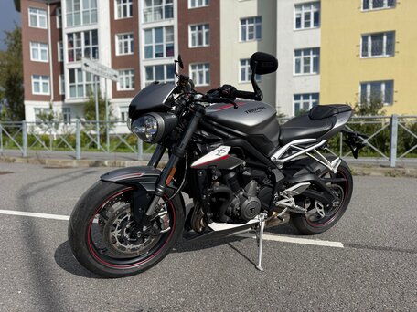 2018 Triumph Street Triple, серый, 750000 рублей, вид 2