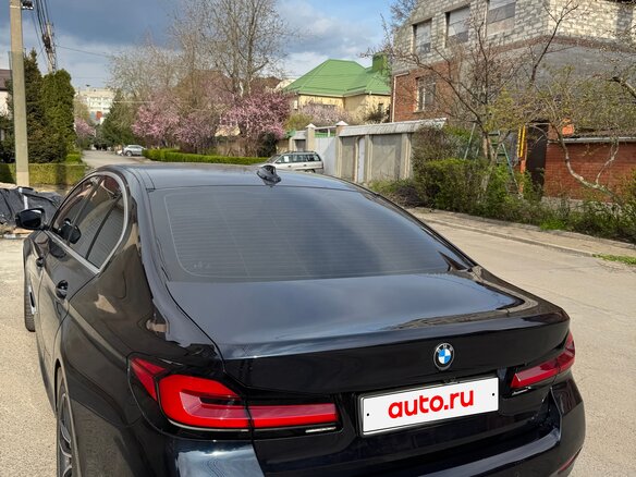 2022 BMW 5 серии 520i VII (G30/G31/G38) Рестайлинг, синий, 5400000 рублей - вид 3