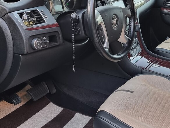 2011 Cadillac Escalade III, чёрный, 2400000 рублей - вид 12