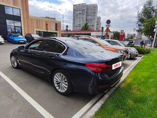 2018 BMW 5 серии 520d VII (G30/G31/G38), синий, 4100000 рублей, вид 4
