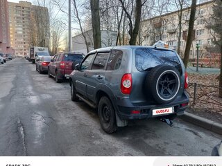 2017 Chevrolet Niva I Рестайлинг, серый, 590000 рублей, вид 3