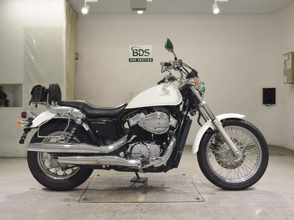 2010 Honda Shadow 750, белый, 580000 рублей