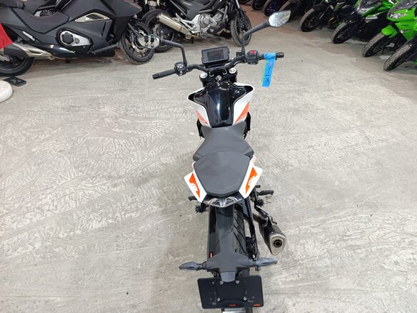 2022 KTM 390 Duke, белый, 480000 рублей - вид 5
