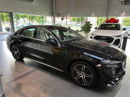 2025 Mercedes-Benz E-Класс 300 VI (W214, S214), чёрный, 8890000 рублей, вид 3