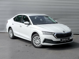 2021 Skoda Octavia IV (A8), белый, 2250000 рублей, вид 3