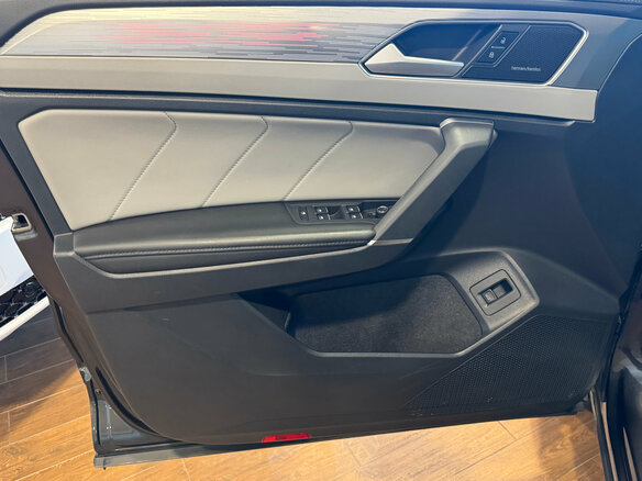 2023 Volkswagen Tayron I Рестайлинг, чёрный, 3600000 рублей - вид 14