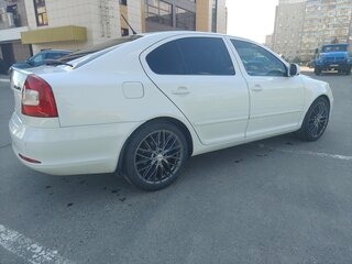 2011 Skoda Octavia II (A5) Рестайлинг, белый, 700000 рублей, вид 5
