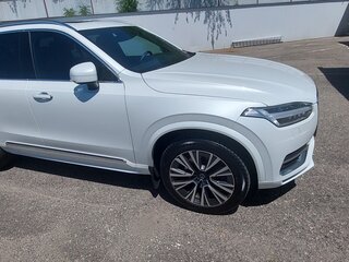 2021 Volvo XC90 B5 II Рестайлинг 1, белый, 7800000 рублей, вид 2