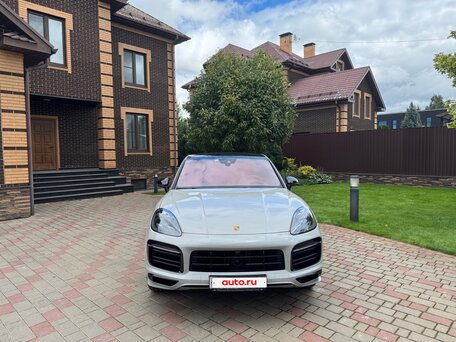 2020 Porsche Cayenne III, серый, 6750000 рублей, вид 3