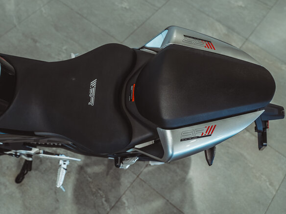 2026 CFMoto 450SR, чёрный, 587920 рублей - вид 9