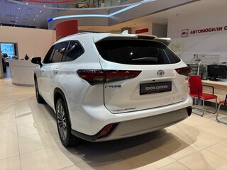 2026 Toyota Highlander IV (XU70), белый, 5650000 рублей, вид 4