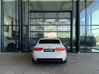 2019 Jaguar XE I, белый, 2490000 рублей, вид 4