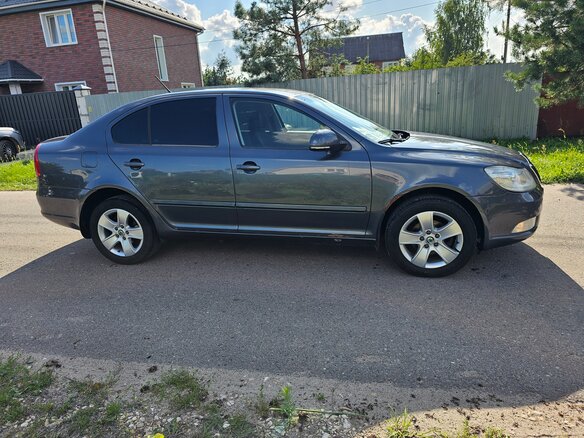 2012 Skoda Octavia II (A5) Рестайлинг, серый, 670000 рублей - вид 1