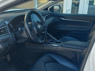 2021 Toyota Camry US Market VIII (XV70) Рестайлинг, белый, 2230000 рублей, вид 5