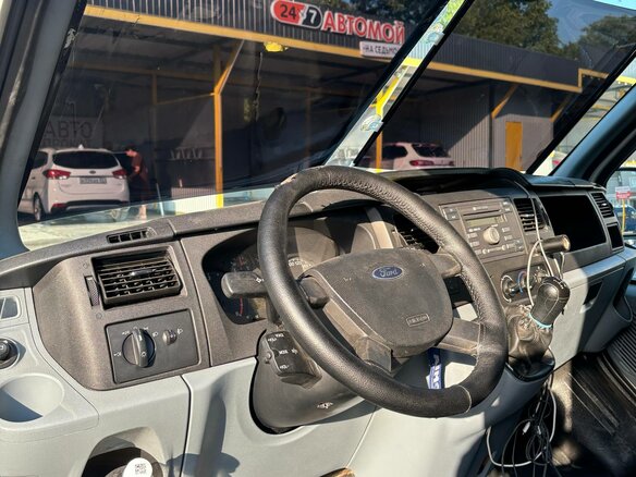 2010 Ford Transit, белый, 1500000 рублей - вид 11