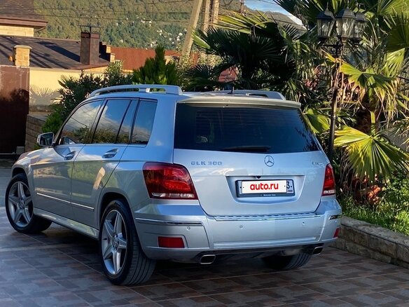 2010 Mercedes-Benz GLK-Класс 300 I (X204), серебристый, 1600000 рублей - вид 2
