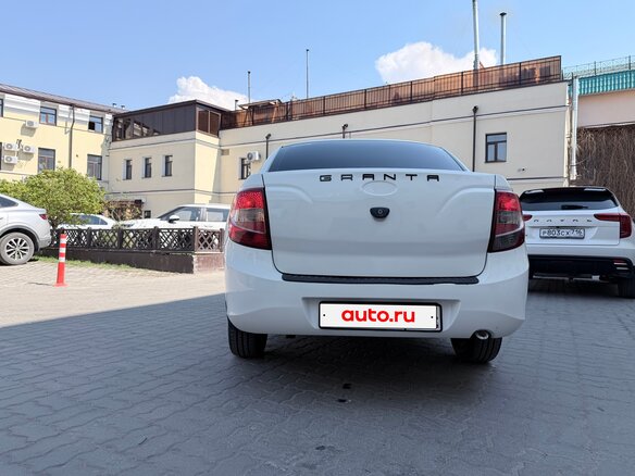 2017 Lada (ВАЗ) Granta I, белый, 330000 рублей - вид 3