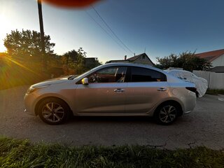 2019 Kia Rio IV, серебристый, 1500000 рублей, вид 4