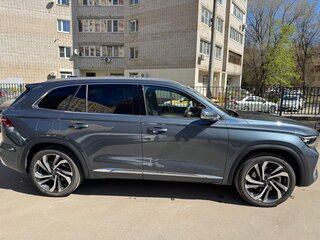 2024 Geely Xingyue L I, серый, 3600000 рублей, вид 4