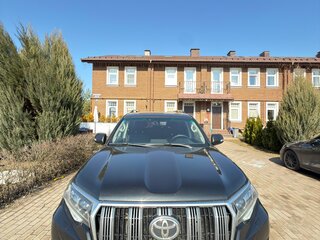 2018 Toyota Land Cruiser Prado 150 Series Рестайлинг 2, чёрный, 3600000 рублей, вид 3