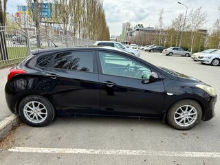 2013 Hyundai i30 II, чёрный, 920000 рублей, вид 3