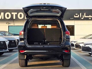 2026 Toyota Fortuner II Рестайлинг, чёрный, 4790000 рублей, вид 5