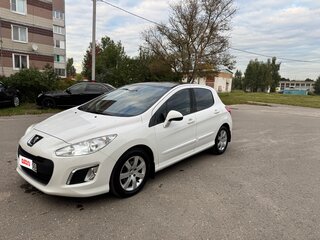 2013 Peugeot 308 I Рестайлинг, белый, 670000 рублей, вид 1