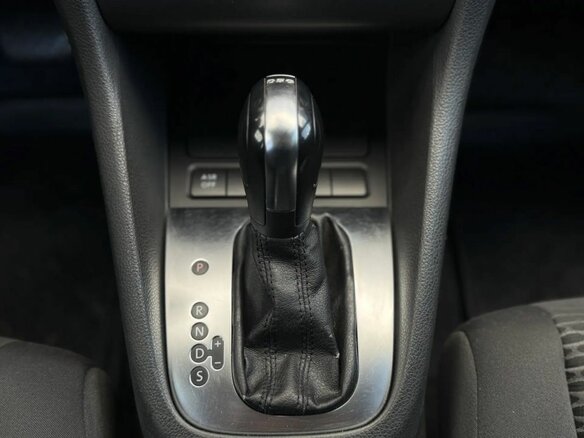 2012 Volkswagen Golf VI, серебристый, 720000 рублей - вид 15