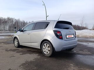 2013 Chevrolet Aveo II, серебристый, 530000 рублей, вид 5