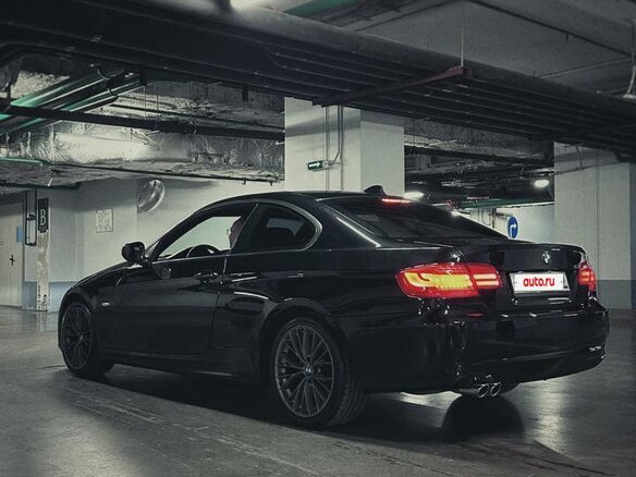 2013 BMW 3 серии 325xi V (E90/E91/E92/E93) Рестайлинг, чёрный, 1650000 рублей - вид 2