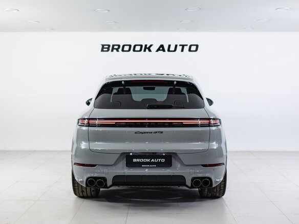 2026 Porsche Cayenne GTS III Рестайлинг, серый, 23690000 рублей - вид 4