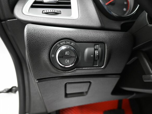 2013 Opel Astra GTC J Рестайлинг, белый, 1050000 рублей - вид 18