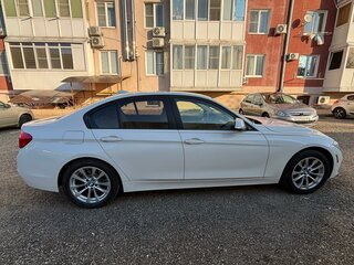 2017 BMW 3 серии 320i VI (F3x) Рестайлинг, белый, 1300000 рублей, вид 4