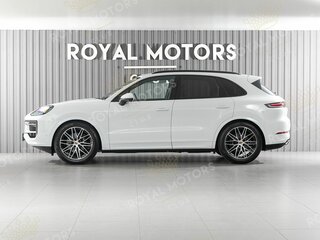 2025 Porsche Cayenne III Рестайлинг, белый, 15600000 рублей, вид 3