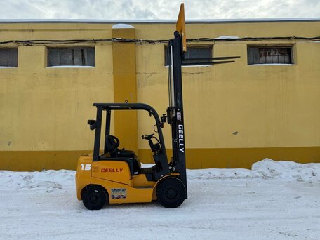 2024 Komatsu FD15, золотистый, 880000 рублей, вид 4